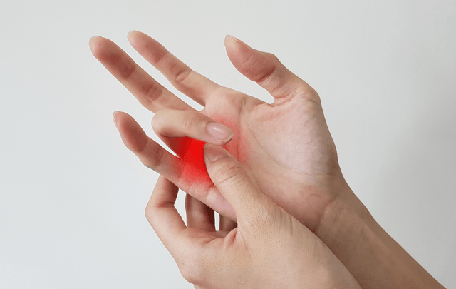 Cách điều trị khi đau ngón tay lò xo 