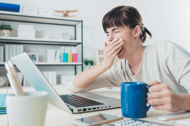 Tác hại của mất ngủ là khiến con người không thể tập trung làm việc hay học tập 