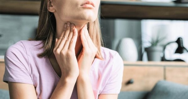 Trào ngược axit dạ dày dẫn đến đau dạ dày sau khi ăn