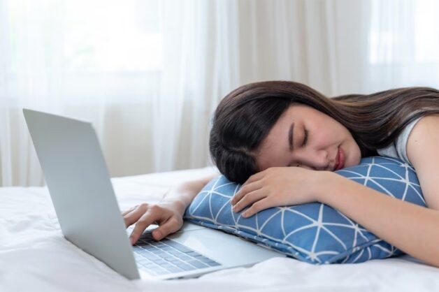 Mất ngủ kéo dài vừa là triệu chứng vừa là nguyên nhân gây ra đột quỵ khi ngủ