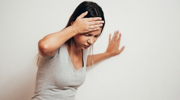 Liệt mặt và méo miệng sau khi bị đột quỵ