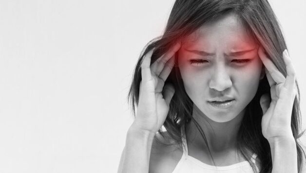 Người trẻ đột quỵ có một số triệu chứng cảnh báo như đau đầu, nói khó