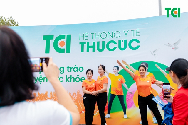 Ảnh Sự kiện Đồng diễn dân vũ &#8211; Phụ nữ Việt Nam giàu sức sống