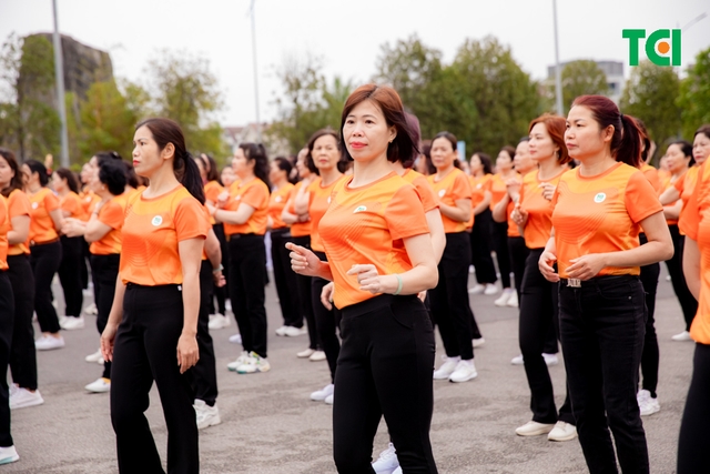 Ảnh Sự kiện Đồng diễn dân vũ &#8211; Phụ nữ Việt Nam giàu sức sống