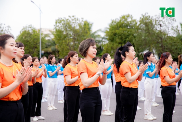 Ảnh Sự kiện Đồng diễn dân vũ &#8211; Phụ nữ Việt Nam giàu sức sống
