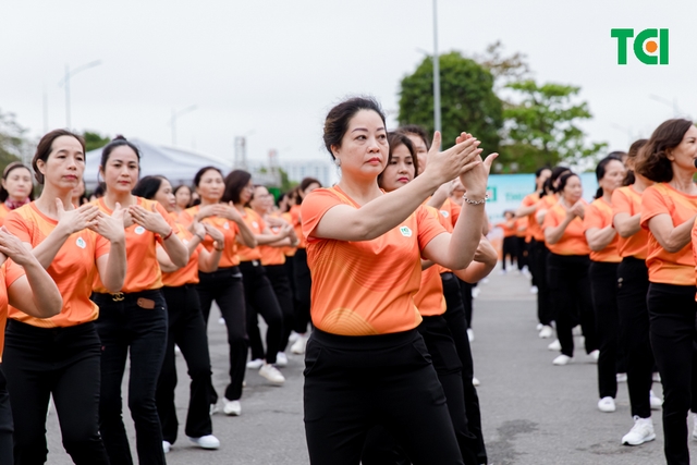 Ảnh Sự kiện Đồng diễn dân vũ &#8211; Phụ nữ Việt Nam giàu sức sống