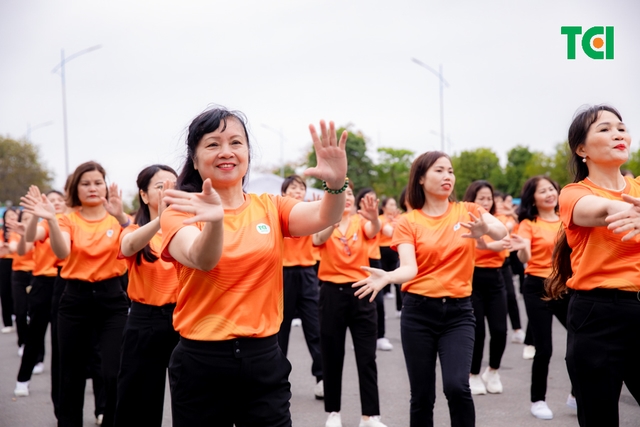 Ảnh Sự kiện Đồng diễn dân vũ &#8211; Phụ nữ Việt Nam giàu sức sống