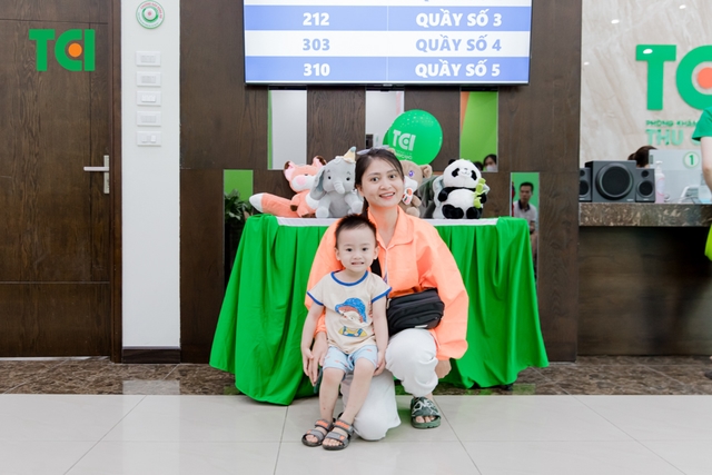 Ảnh Tặng quà 1/6 cho bé