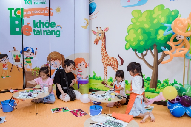 Ảnh Tặng quà 1/6 cho bé