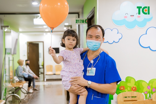 Ảnh Tặng quà Trung thu cho bé