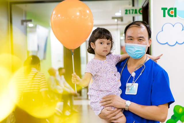 Ảnh Tặng quà Trung thu cho bé