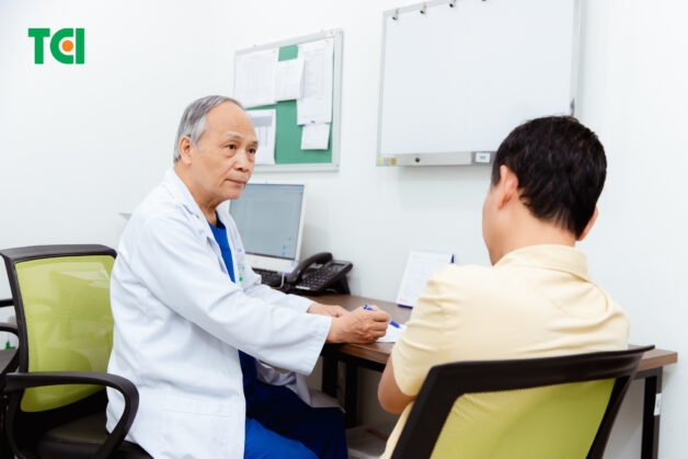 Người ăn chay bị gan nhiễm mỡ nên khám tại chuyên khoa Gan mật để được tư vấn sử dụng thuốc, cách sinh hoạt và ăn uống phù hợp, an toàn