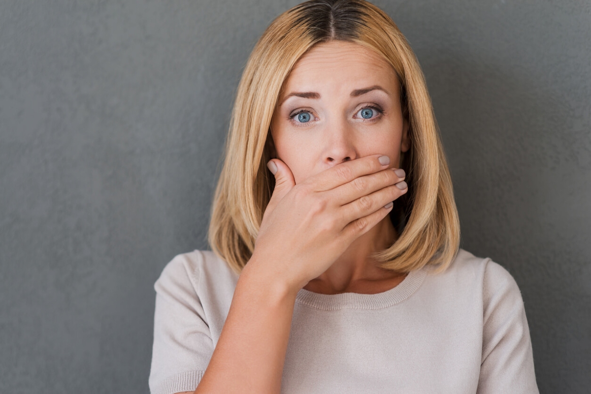 Giải đáp chi tiết: Ăn gì trị hôi miệng?