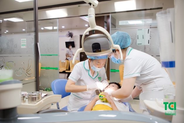 bao nhiêu tuổi có cao răng ở trẻ