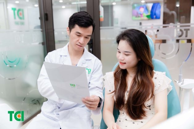 Cân nhắc nhiều yếu tố không chỉ về giá để chọn nơi làm răng sứ