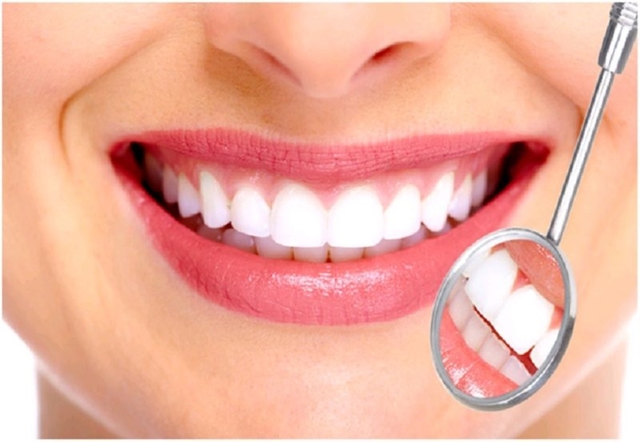 Những yếu tố ảnh hưởng tới giá trồng răng sứ