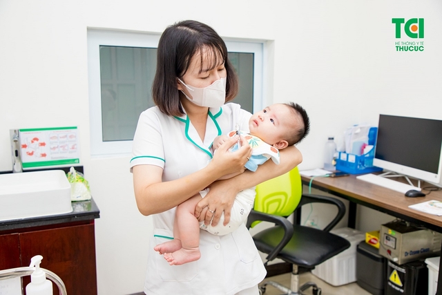 Giá vắc xin Rotateq và lịch uống cho trẻ