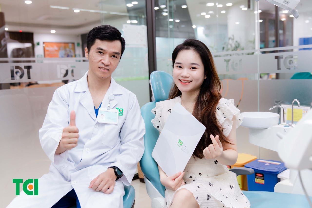 Thời gian hàn răng cửa thưa và những lưu ý