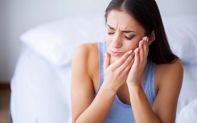 nhổ răng khôn để lại lỗ