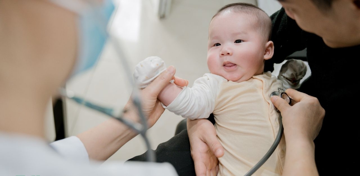 Những lưu ý khi tiêm vacxin cho trẻ dưới 6 tháng tuổi