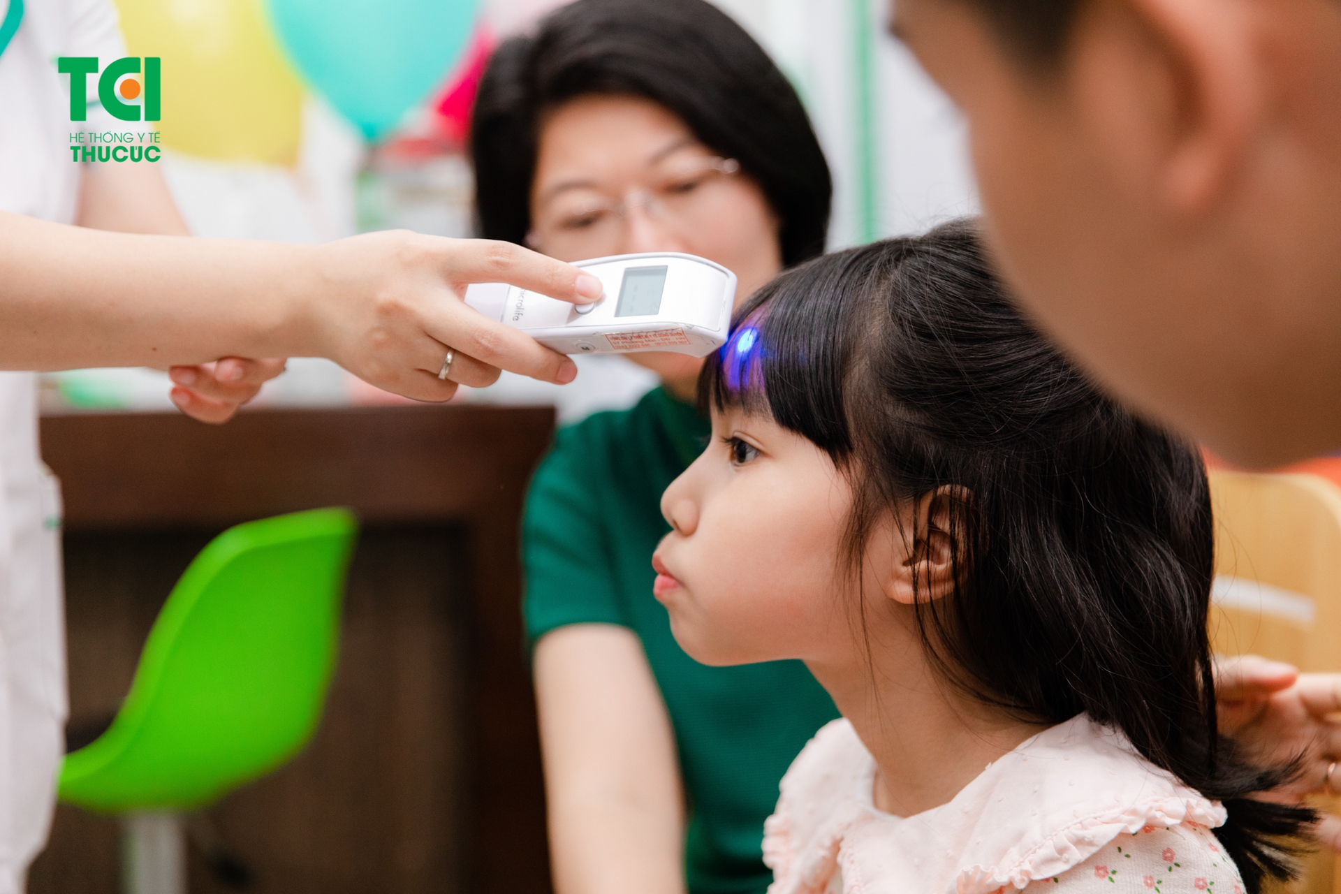 Trẻ sau khi tiêm vacxin sởi có sốt không là điều mà nhiều mẹ quan tâm