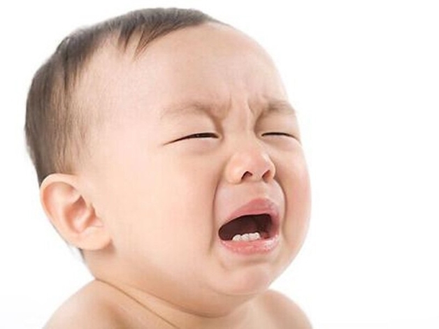 trẻ 1 tuổi bị sâu răng