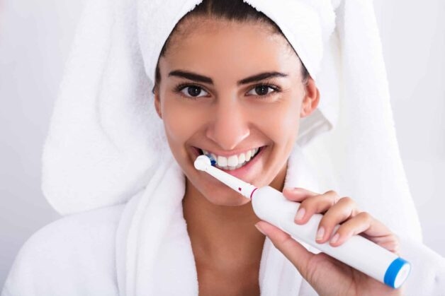 Giải đáp chi tiết thắc mắc: Viêm lợi có lây không?