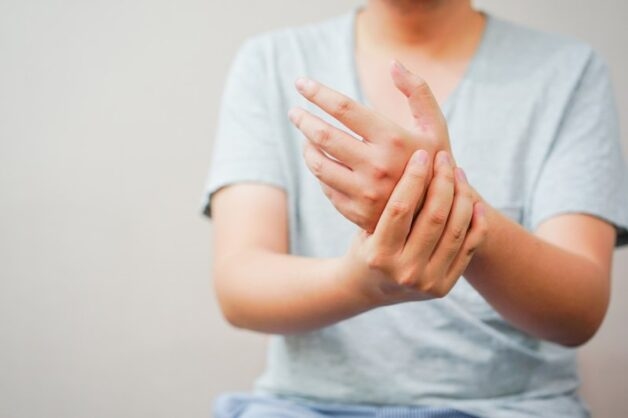dấu hiệu xơ gan ung thư gan là tay run