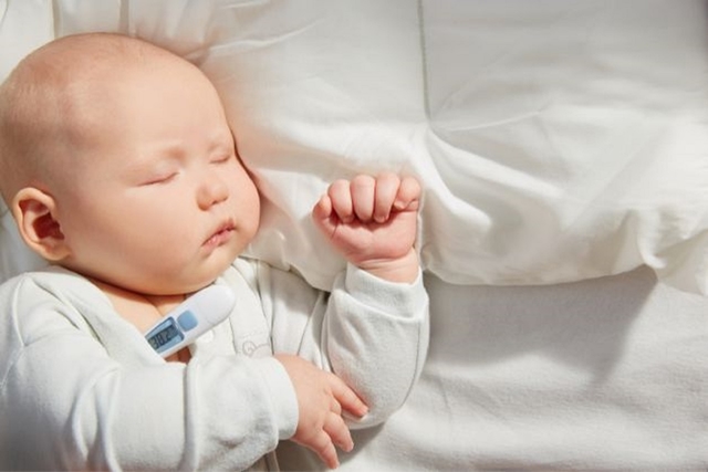 Trẻ tiêm 6in1 về ngủ nhiều &#8211; Những điều cần biết