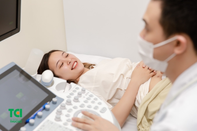 Ảnh Tiktoker triệu follower Đào Nguyễn Ánh trải nghiệm cùng vợ bầu tại TCI