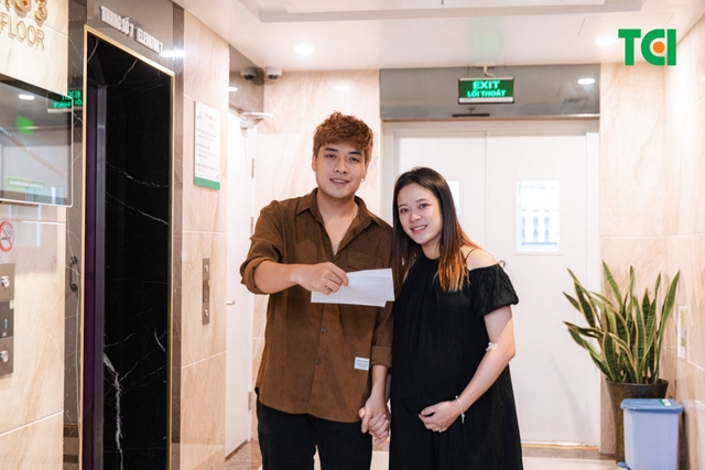 Ảnh Tiktoker triệu follower Đào Nguyễn Ánh trải nghiệm cùng vợ bầu tại TCI