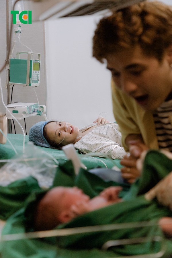 Ảnh Tiktoker triệu follower Đào Nguyễn Ánh trải nghiệm cùng vợ bầu tại TCI