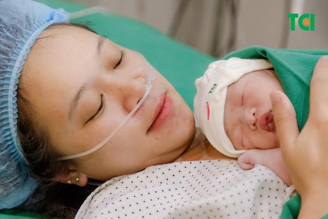 Ảnh Tiktoker triệu follower Đào Nguyễn Ánh trải nghiệm cùng vợ bầu tại TCI