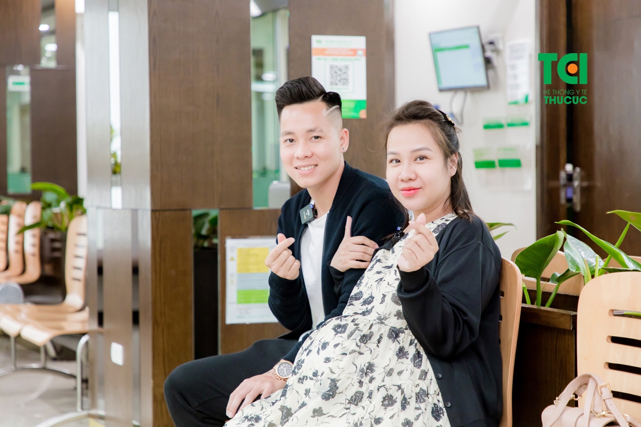 Ảnh Gia đình cầu thủ Lê Thanh Bình khám thai tại TCI