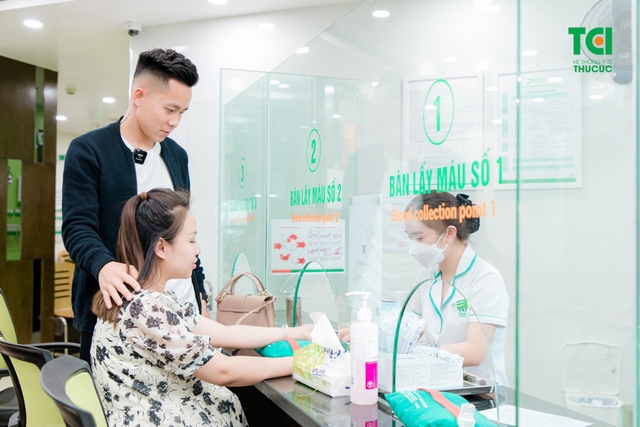 Ảnh Gia đình cầu thủ Lê Thanh Bình khám thai tại TCI
