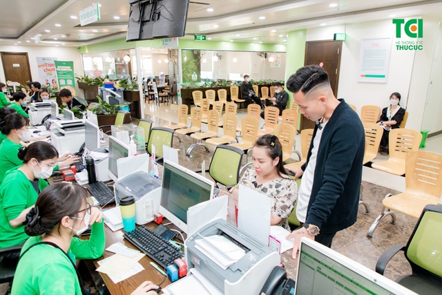 Ảnh Gia đình cầu thủ Lê Thanh Bình khám thai tại TCI