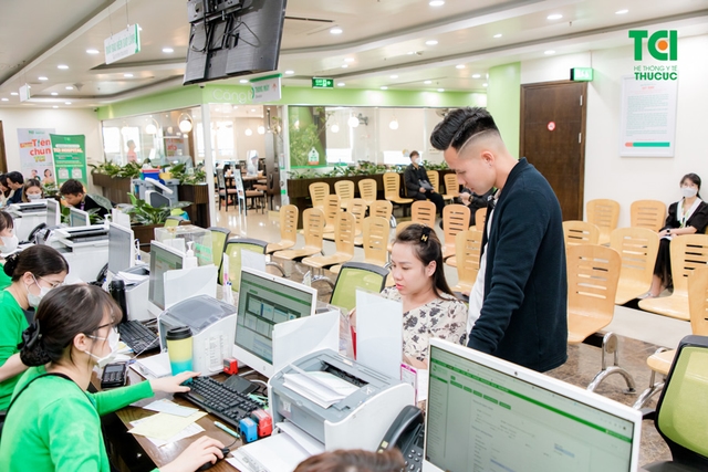 Ảnh Gia đình cầu thủ Lê Thanh Bình khám thai tại TCI