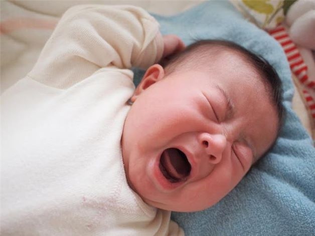 Bệnh viêm tai giữa có thể biến chứng nguy hiểm nếu trẻ không được điều trị kịp thời