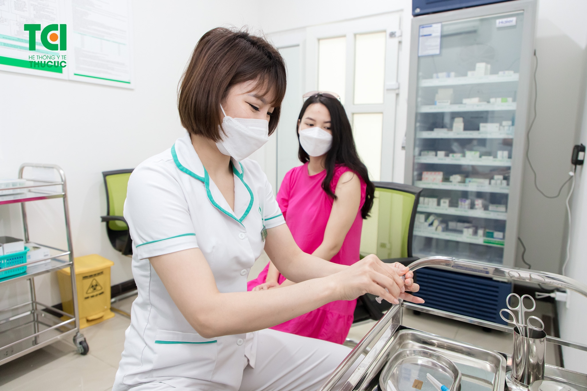Thu Cúc TCI trang bị đầy đủ trang thiết bị y tế và lượng vắc xin dồi dào đáp ứng nhu cầu tiêm chủng của khách hàng