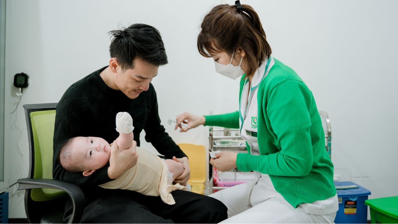 Tiêm bạch hầu &#8211; Vắc xin quan trọng không thể &#8220;bỏ quên&#8221;