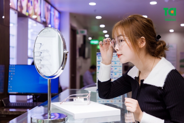 Ảnh khách hàng Lê Thị Ngọc Huyền cắt kính tại Thu Cúc TCI
