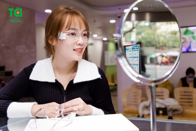 Ảnh khách hàng Lê Thị Ngọc Huyền cắt kính tại Thu Cúc TCI