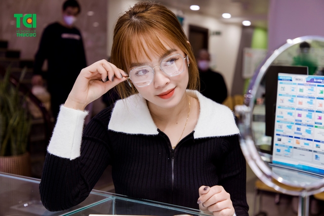 Ảnh khách hàng Lê Thị Ngọc Huyền cắt kính tại Thu Cúc TCI