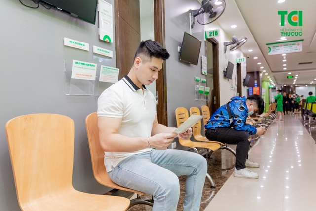 Ảnh khách hàng Nguyễn Duy Đức cắt kính tại Thu Cúc TCI