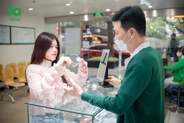 Ảnh &#8220;Bí quyết&#8221; lựa chọn kính phù hợp với khuôn mặt