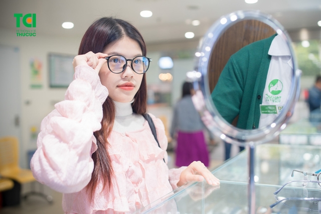Ảnh &#8220;Bí quyết&#8221; lựa chọn kính phù hợp với khuôn mặt