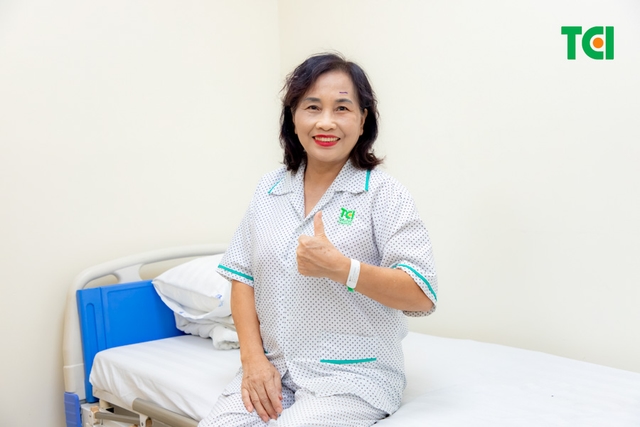 Ảnh khách hàng Nguyễn Thị Hằng phẫu thuật Phaco tại Thu Cúc TCI