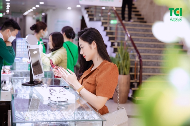 Cắt kính chất lượng cao &#8211; Chi phí cực &#8220;ngọt ngào&#8221; tại Thu Cúc TCI