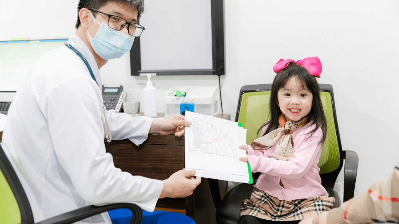 Thiếu Vitamin D3: Nguyên nhân &#8220;ẩn&#8221; khiến bé 4 tuổi hay táo bón