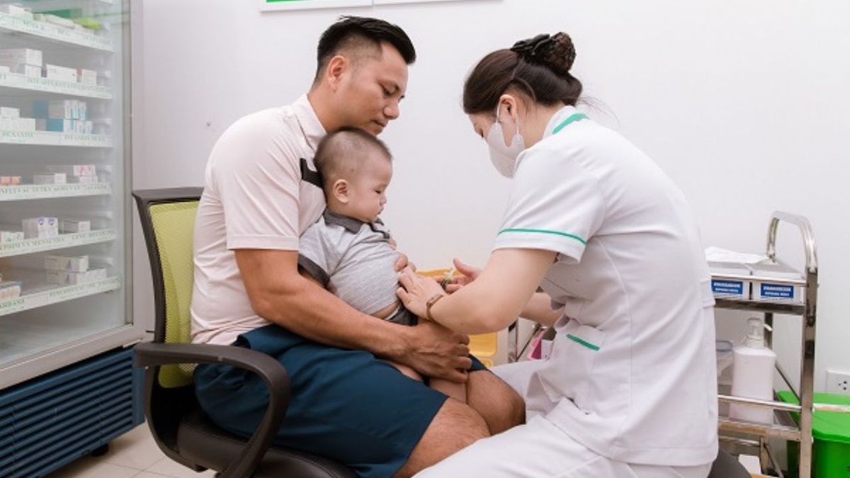 Có nên tiêm vacxin cho trẻ và những lưu ý trước &#8211; sau tiêm chủng
